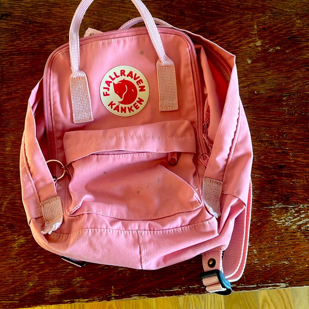 Fjallraven mini kankan pink backpack